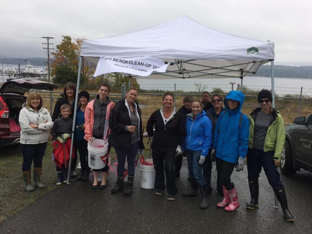 Big Beach Clean up team – September 2017 in Buckley Bay